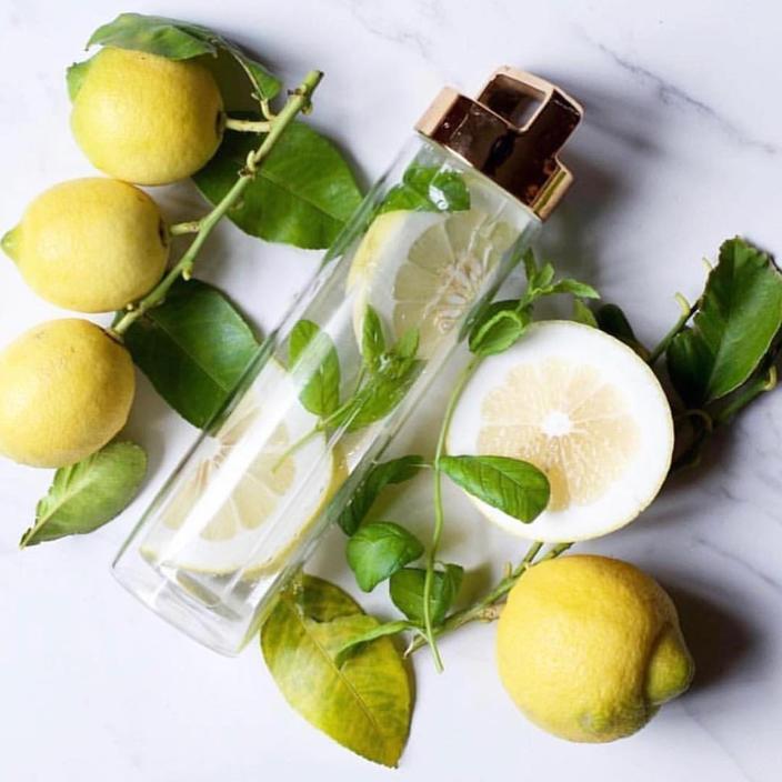10 ricette di bevande vitaminiche a Adotta questa estate - limone e menta