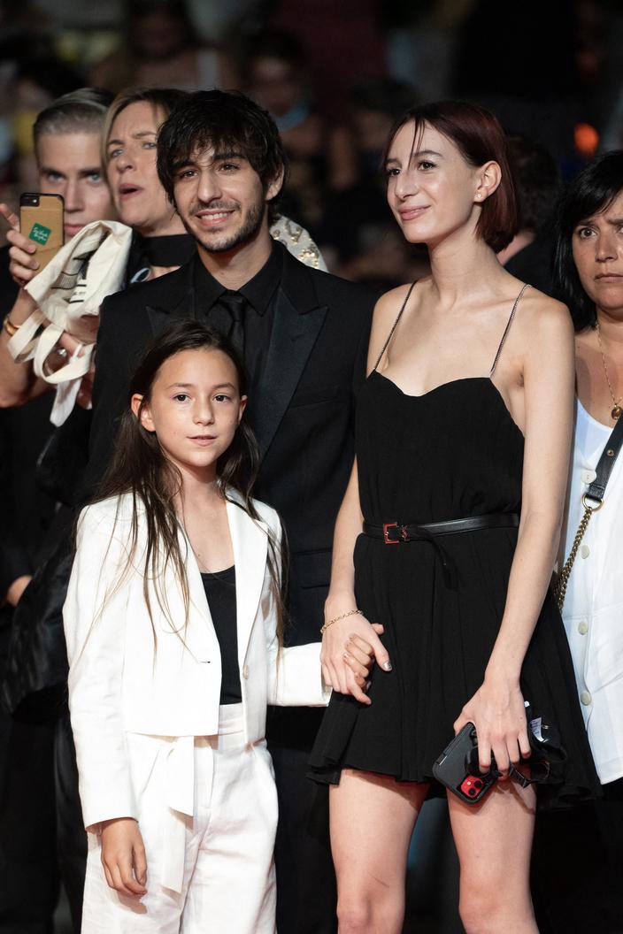 Ben Alice Et Joe Les Trois Enfants De Charlotte Gainsbourg Et Yvan Attal Ont Monte Les Marches Madame Figaro