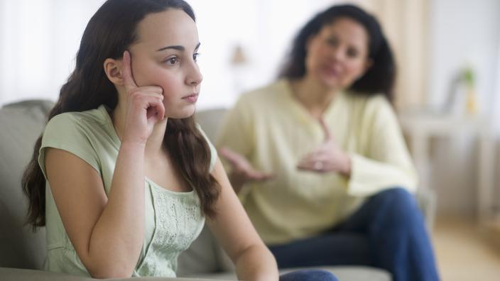 Pourquoi La Crise D Adolescence Est Souvent Tres Douloureuse Entre Mere Et Fille Madame Figaro Pourquoi La Crise D Adolescence Est Souvent Tres Douloureuse Entre Mere Et Fille Madame Figaro