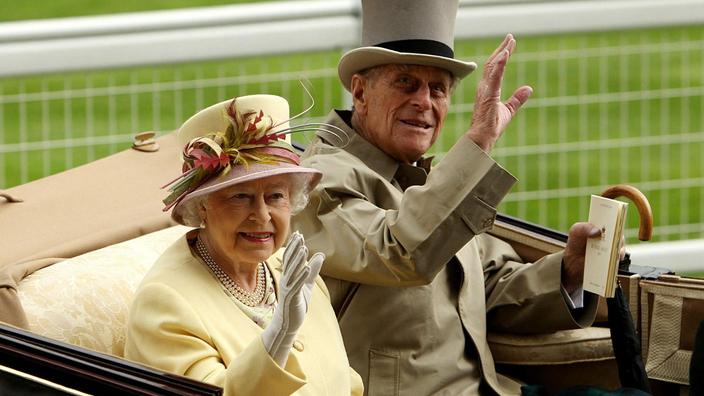 Reunis Elizabeth Ii Et Le Prince Philip Celebrent 73 Ans De Mariage Avec Une Photo Officielle Madame Figaro