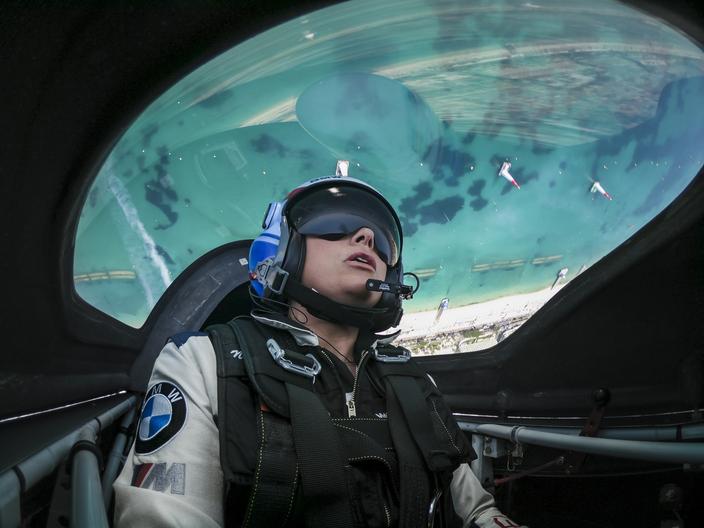 Mélanie Astles, première pilote féminine de la Red Bull Air Race portrait