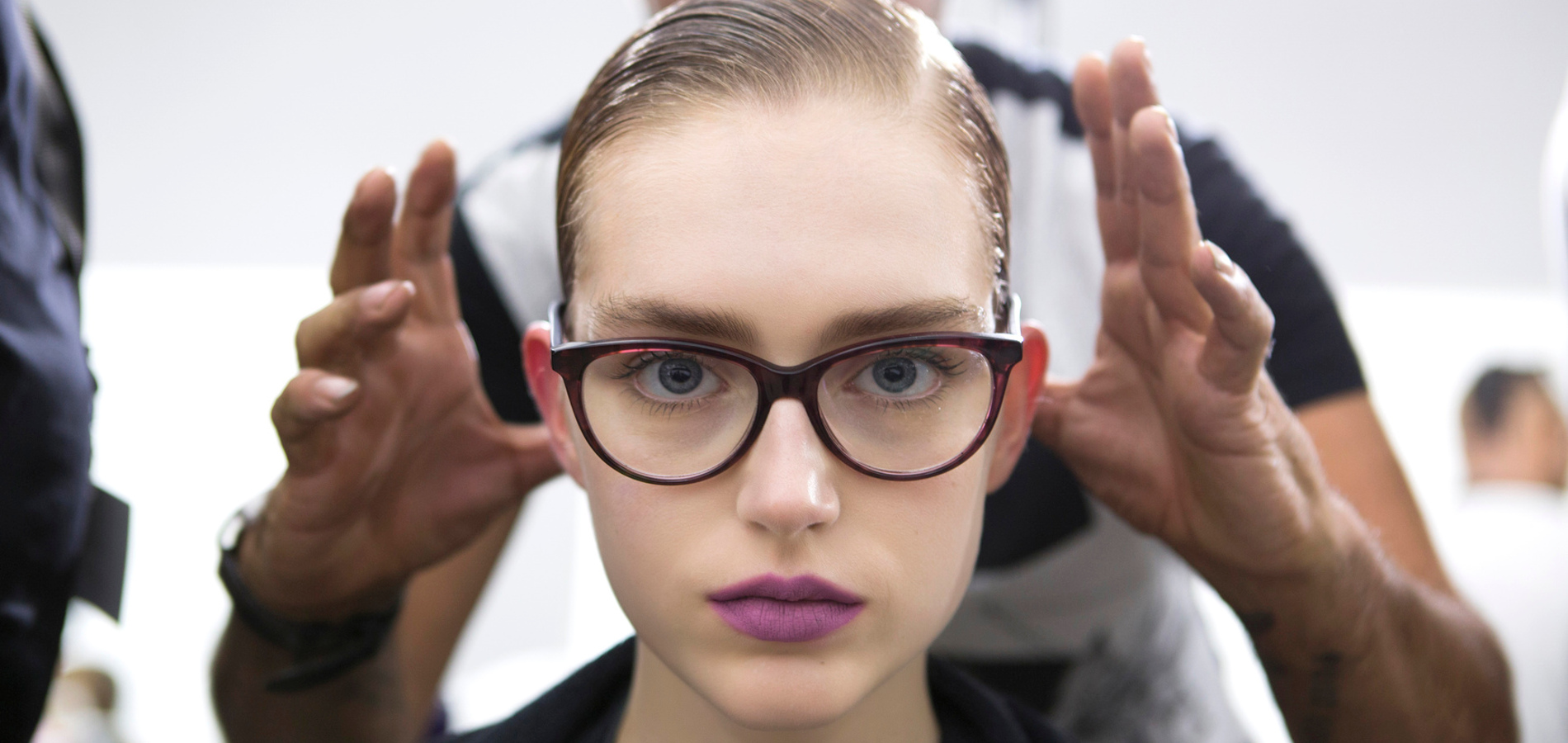 Comment bien se maquiller quand on porte des lunettes : Femme Actuelle Le  MAG