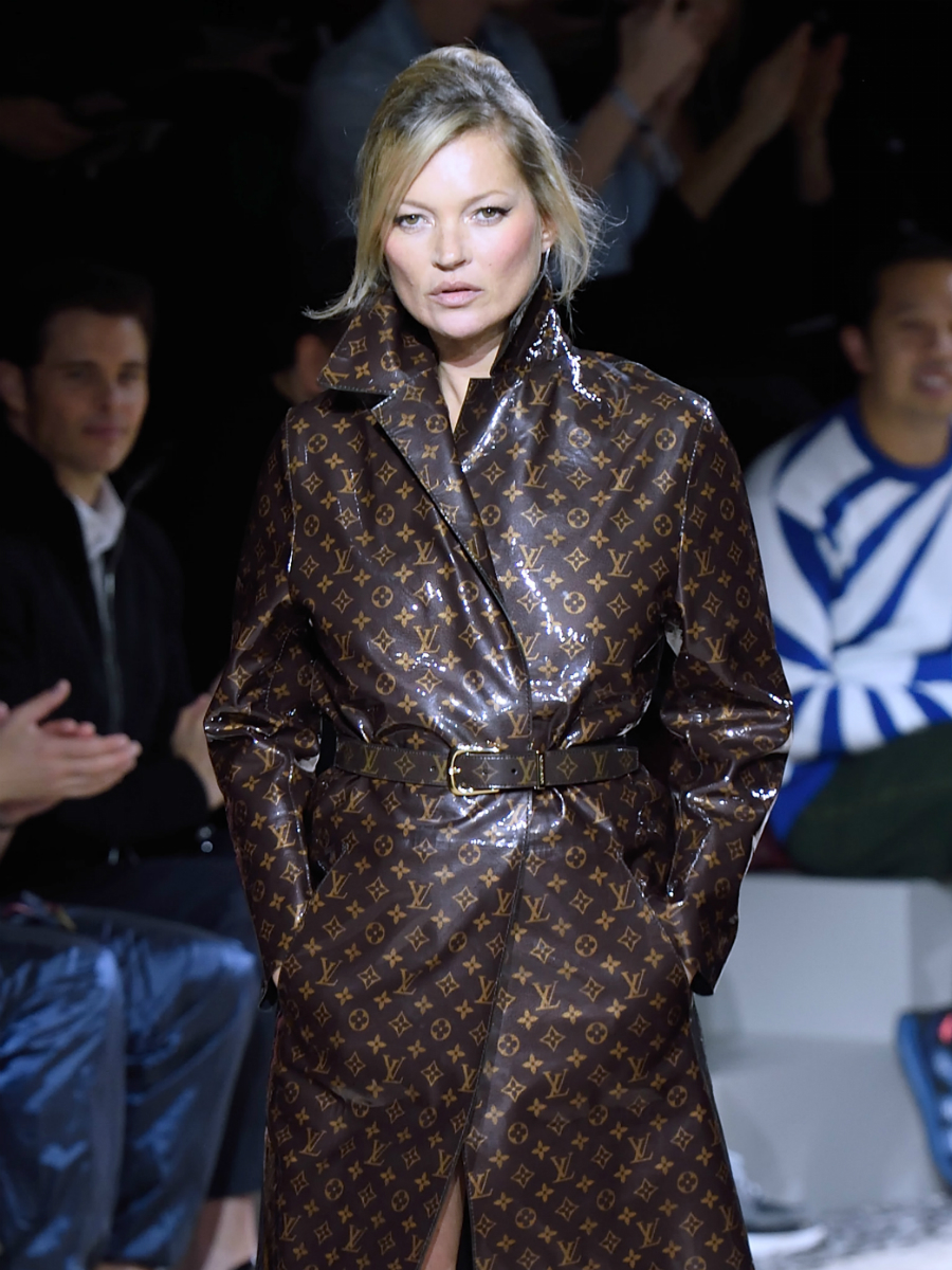 Photo : Kate Moss, habillée d'un manteau en fourrure, d'une robe