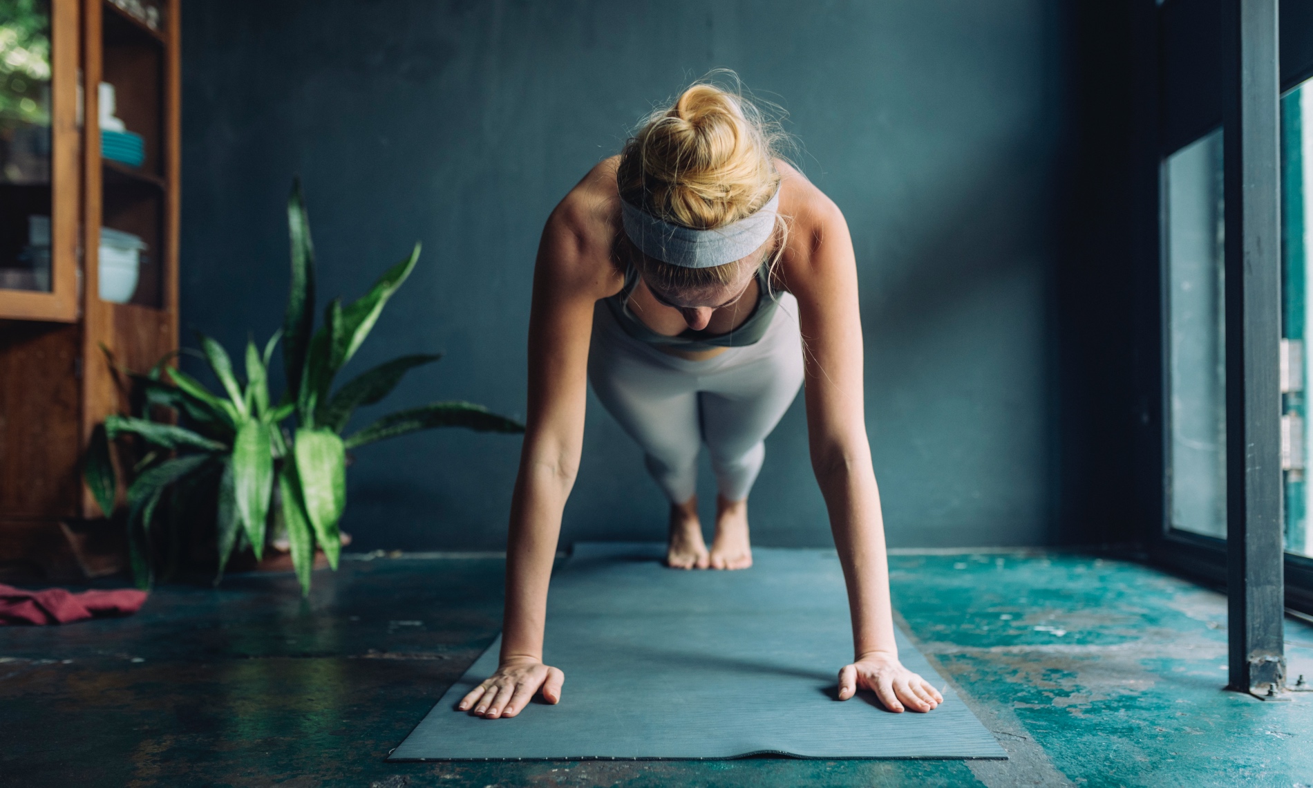Home workout : les 5 exercices de gainage faciles à réaliser à la maison –  Women Sports