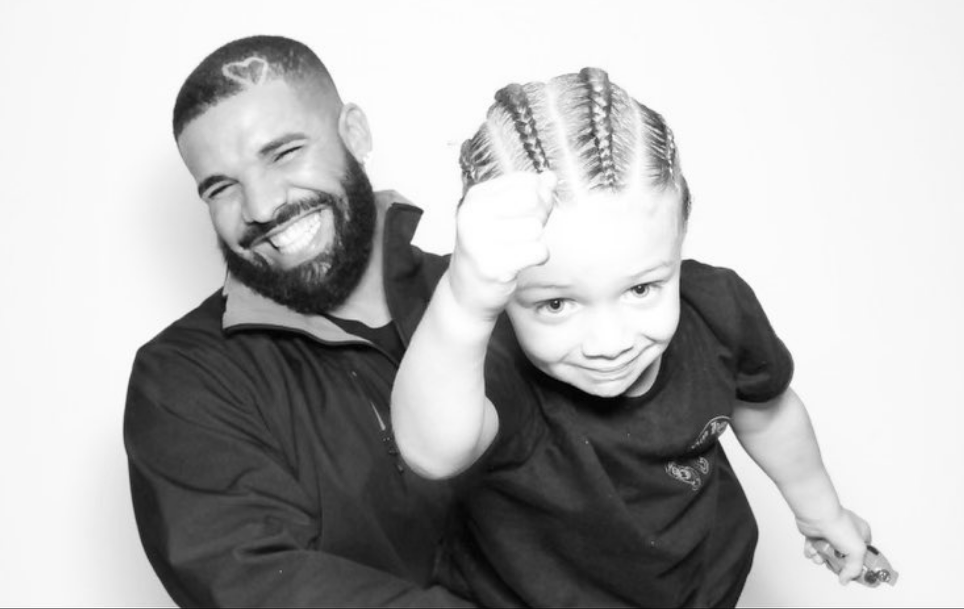 Drake et son fils de 4 ans, Adonis. (Postée le 11 octobre 2021.)