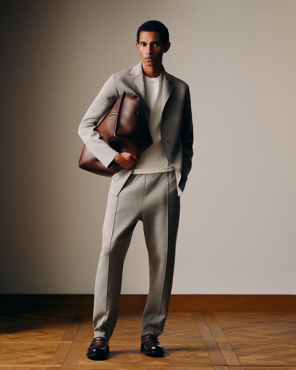 Man Defiling Défilé - Berluti - Homme Printemps-Eté 2025