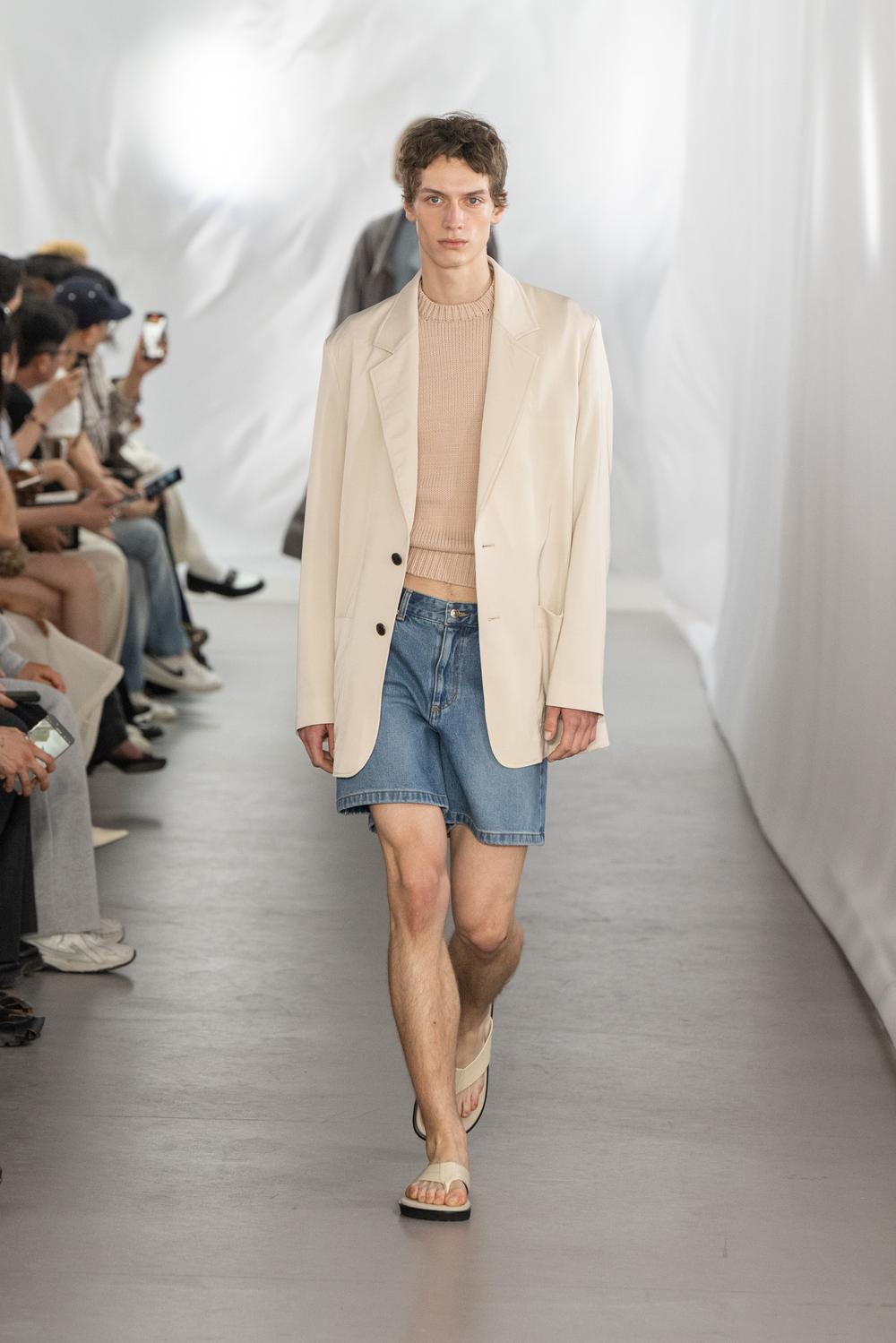 Man Defiling Défilé - System - Homme Printemps-Eté 2026