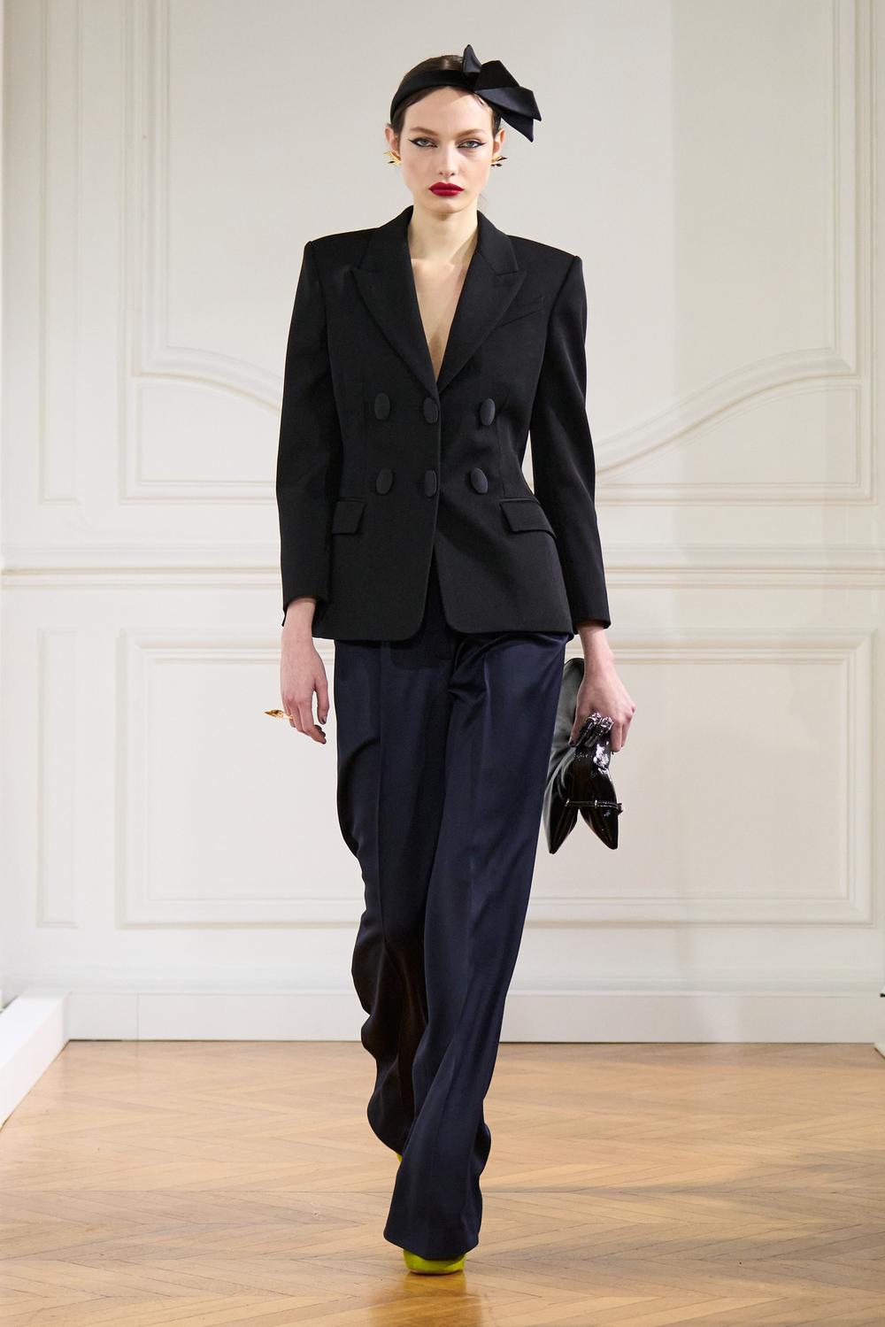 De File Givenchy Défilé - Givenchy - Prêt à porter Automne-Hiver 24-25