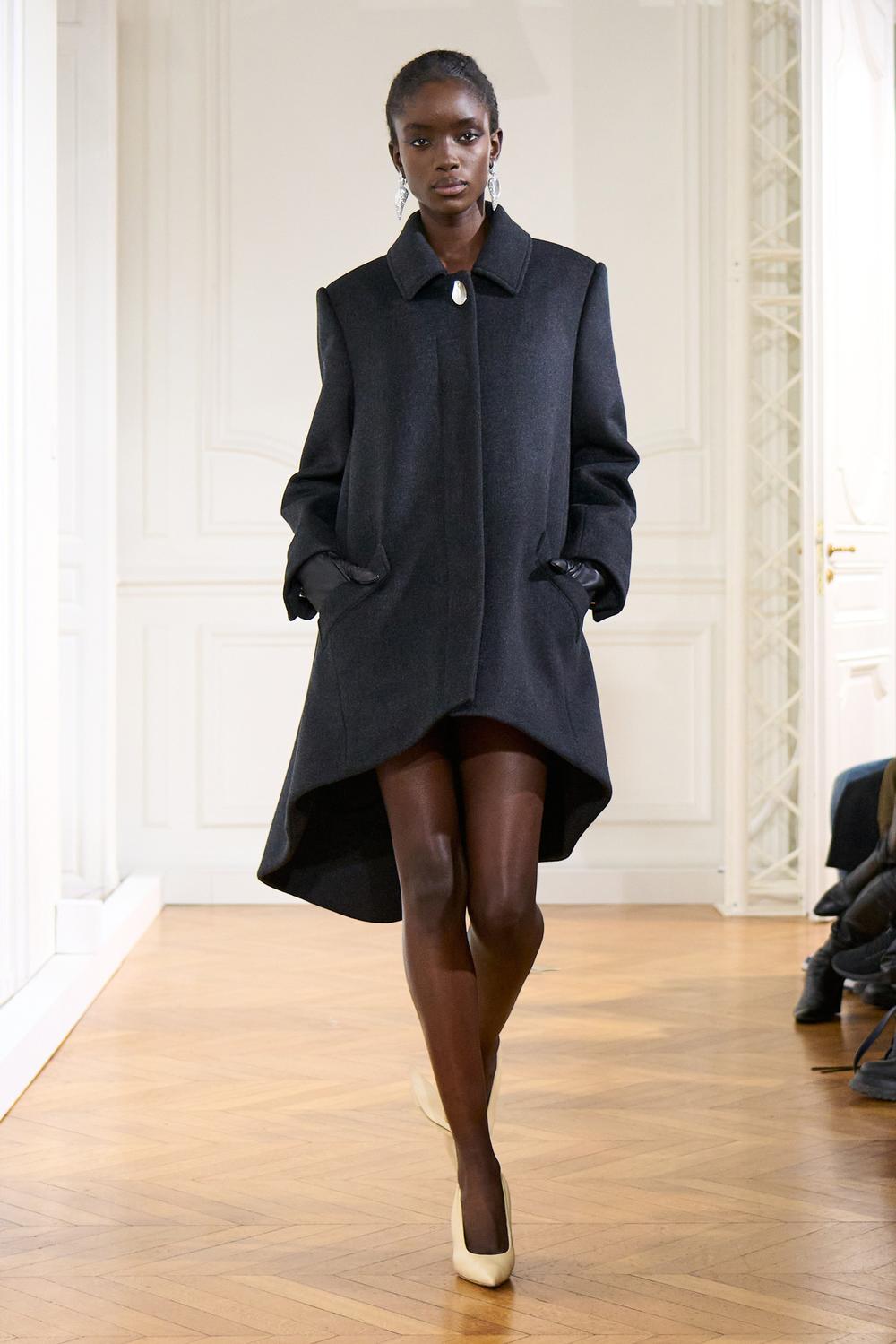 De File Givenchy Défilé - Givenchy - Prêt à porter Automne-Hiver 24-25