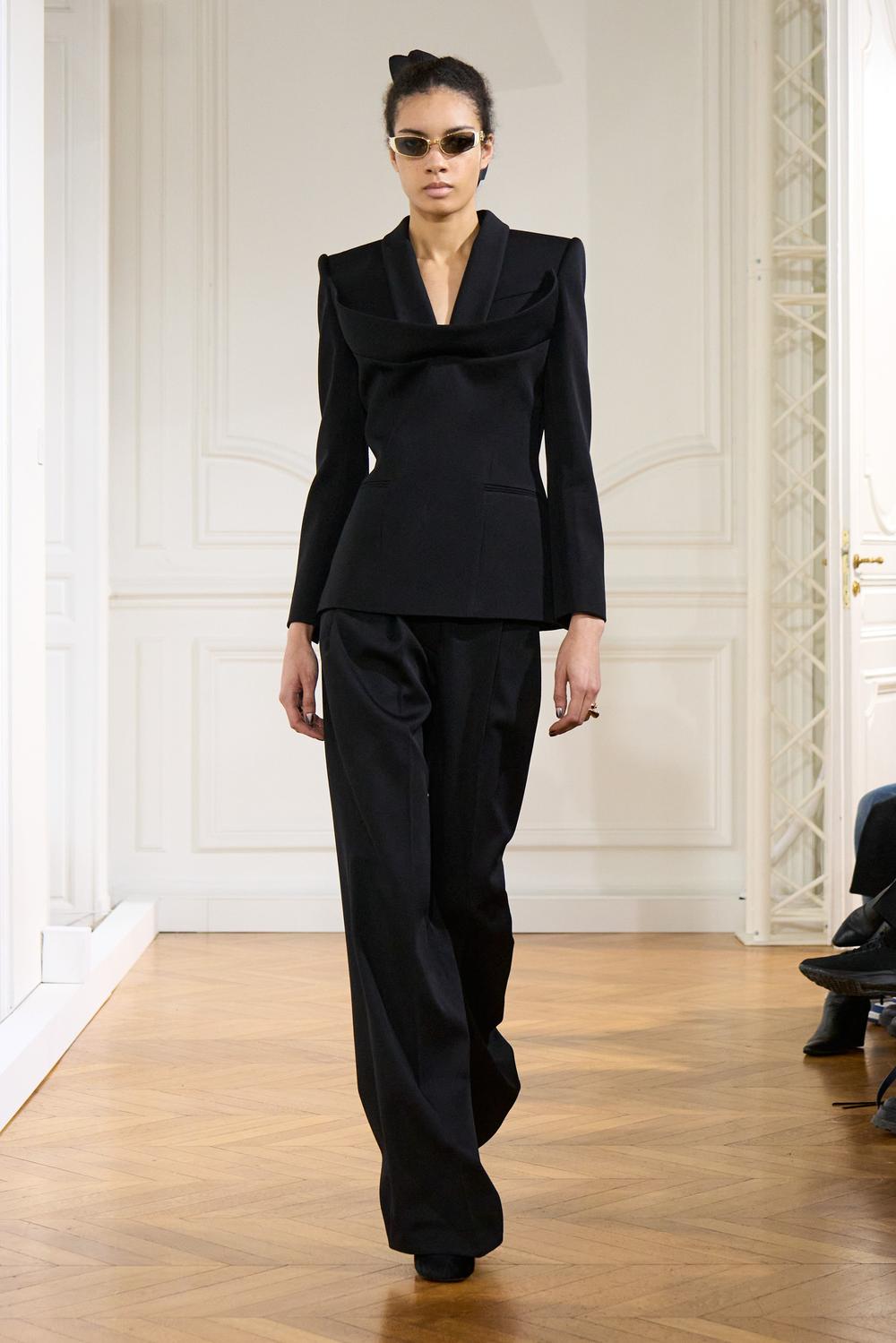 De File Givenchy Défilé - Givenchy - Prêt à porter Automne-Hiver 24-25