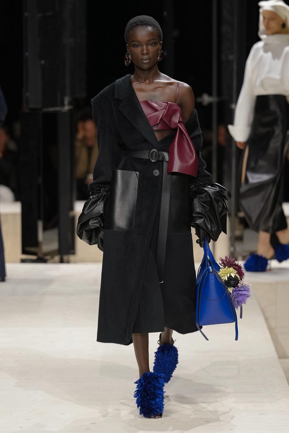 De File Givenchy Défilé - Givenchy - Prêt à porter Automne-Hiver 26-27