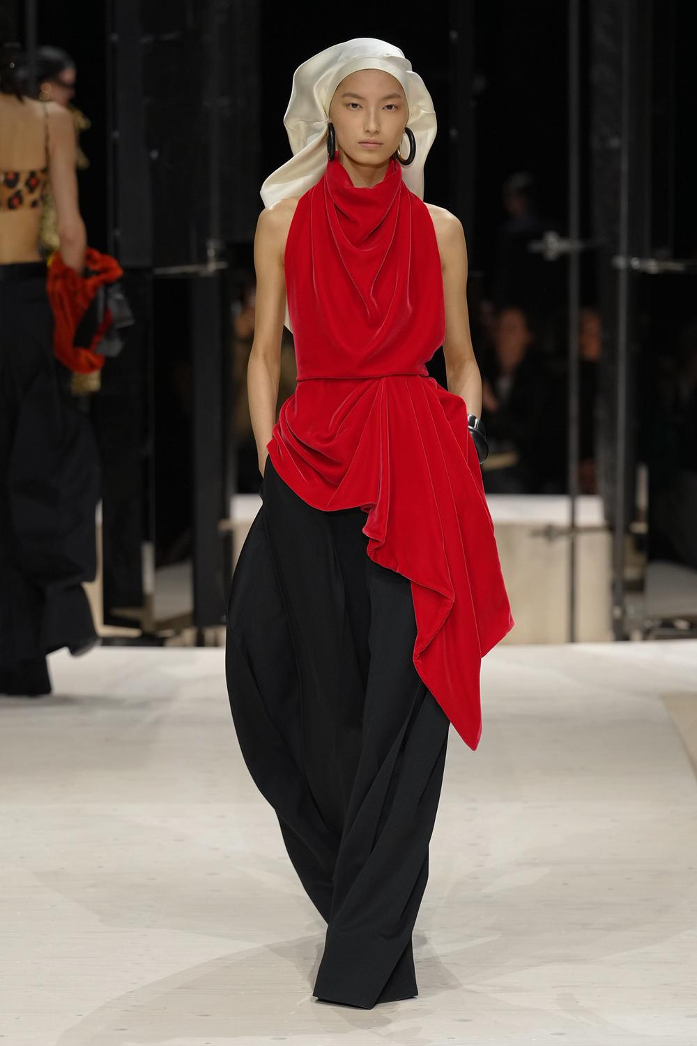 De File Givenchy Défilé - Givenchy - Prêt à porter Automne-Hiver 26-27