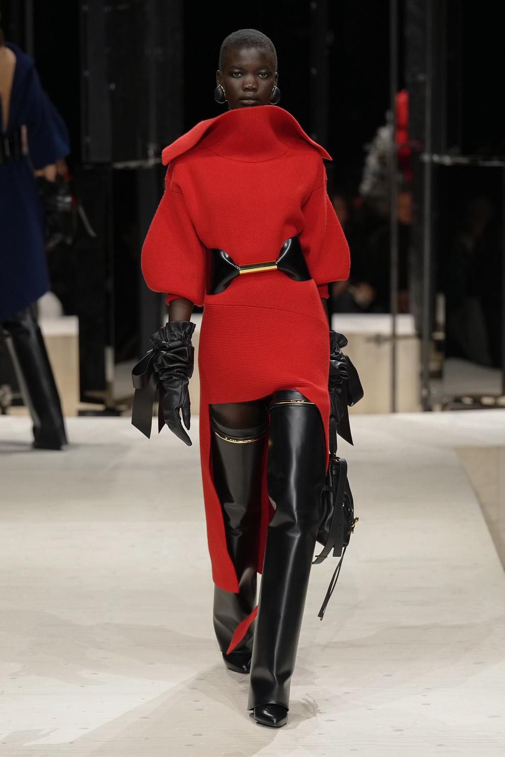 De File Givenchy Défilé - Givenchy - Prêt à porter Automne-Hiver 26-27