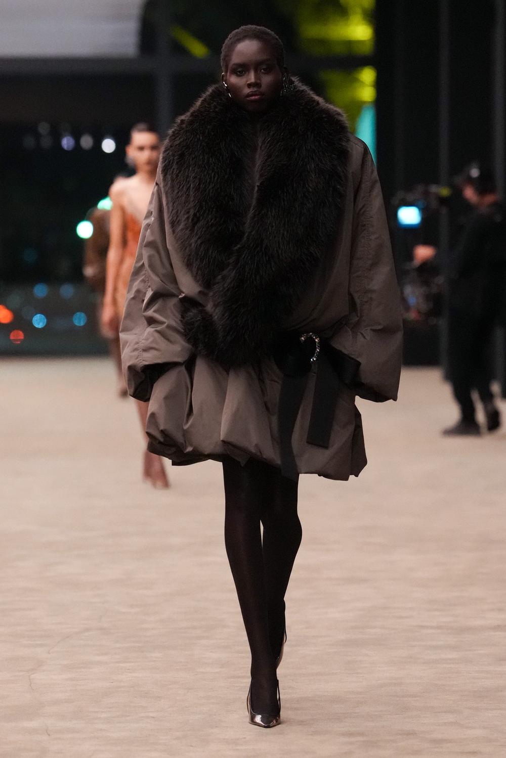 Défilé - Saint Laurent - Prêt à porter Automne-Hiver 26-27