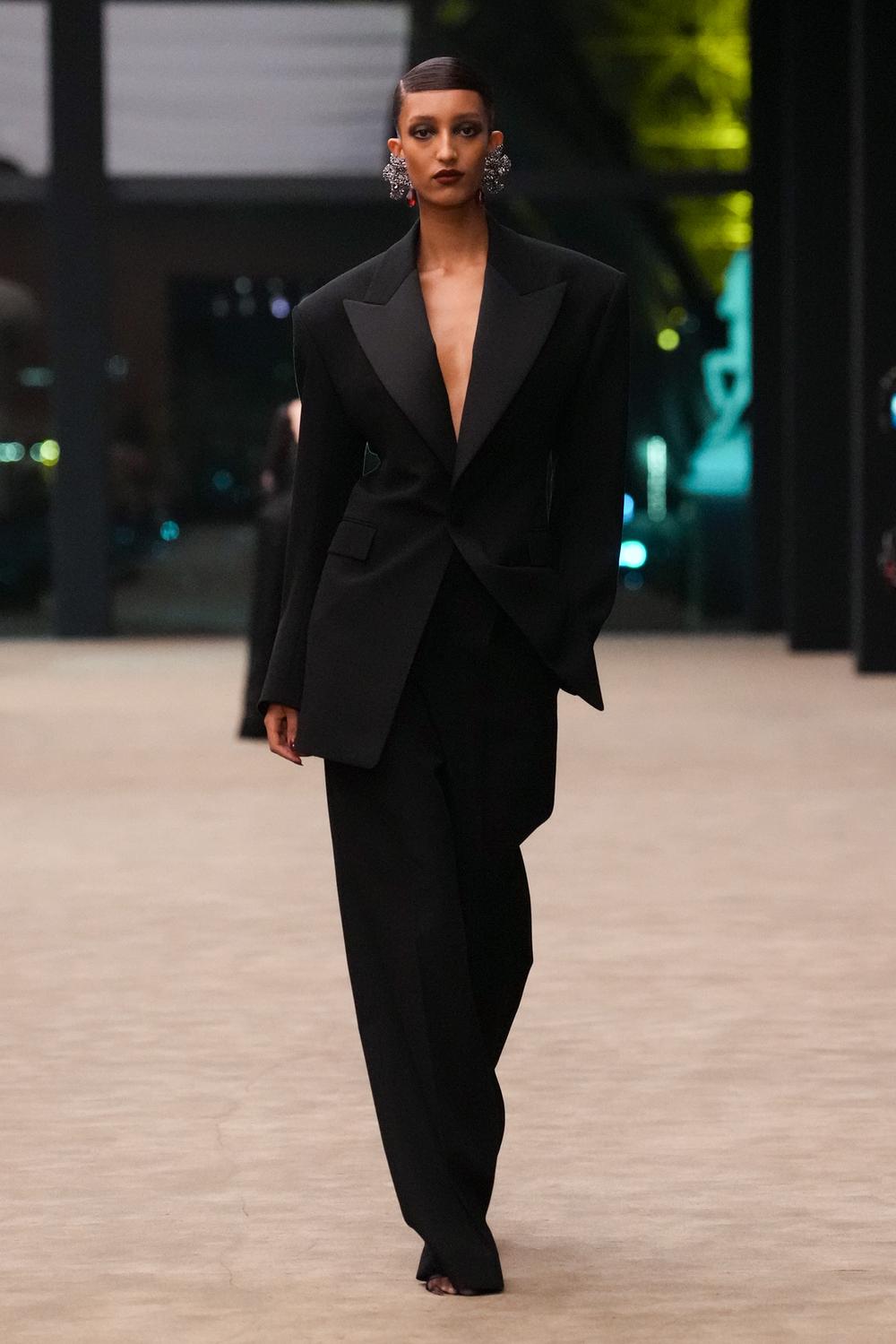 Défilé - Saint Laurent - Prêt à porter Automne-Hiver 26-27