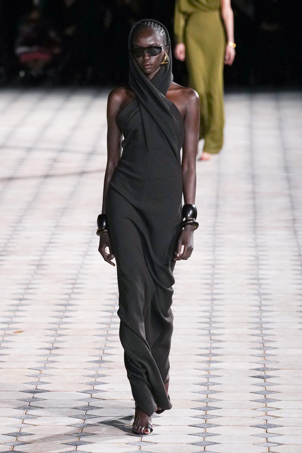 Défilé - Saint laurent - Prêt à porter Printemps-Eté 2023