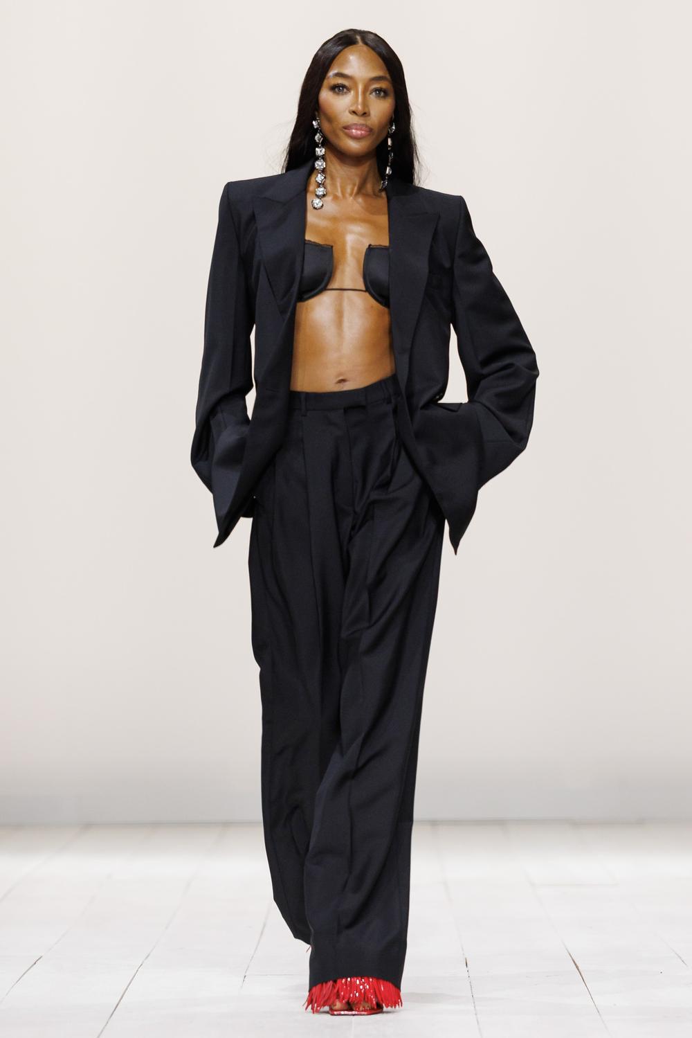 De File Givenchy Défilé - Givenchy - Prêt à porter Printemps-Eté 2026