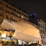 Convoi exceptionnel: les bateaux envahissent Paris