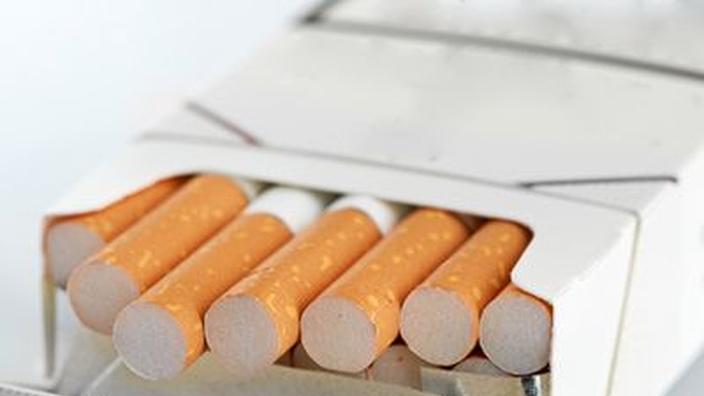 On ne peut pas transporter plus de 4 cartouches de cigarettes
