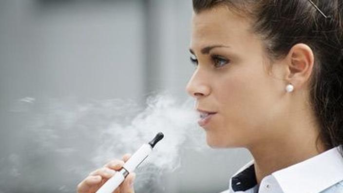 elfbar nachfüll pod läuft aus Loi anti-tabac : 50 années de lutte contre la cigarette qui ont fait  décrocher les Français main image 1