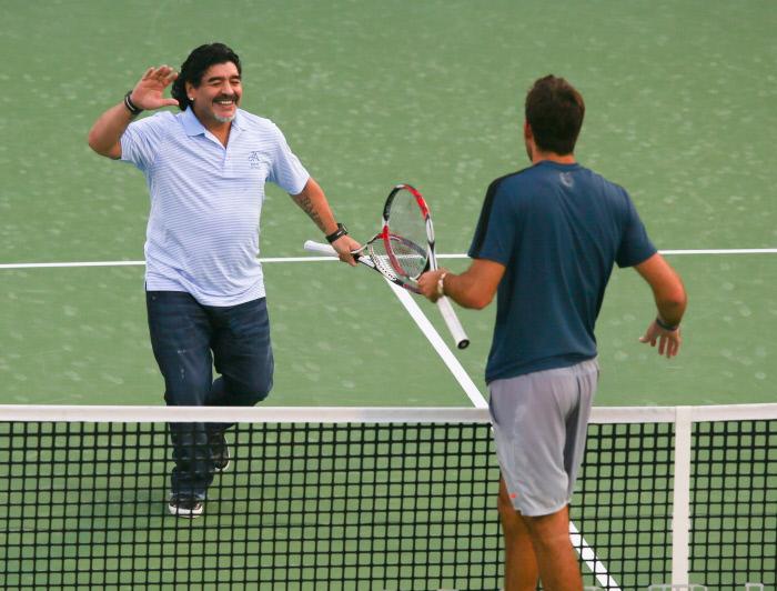 En 1986, Diego Armando Maradona invente la «Main de Dieu» (vidéos)