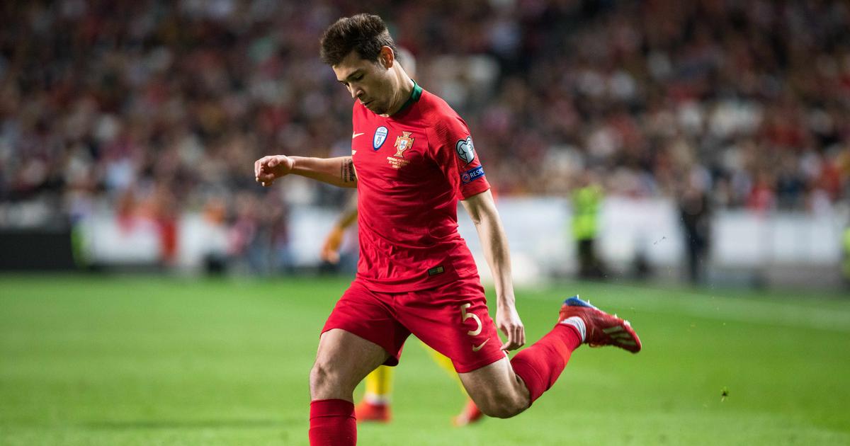 Raphaël Guerreiro, internacional português nascido a 10 km do Stade de France