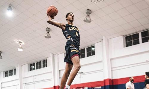 Le Destin Hors Du Commun De Hansel Emmanuel Jeune Basketteur Prive De Bras Gauche
