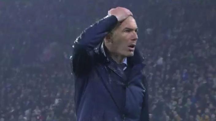 La-reaction-de-Zidane-sur-le-but-exceptionnel-de-Ronaldo.jpg
