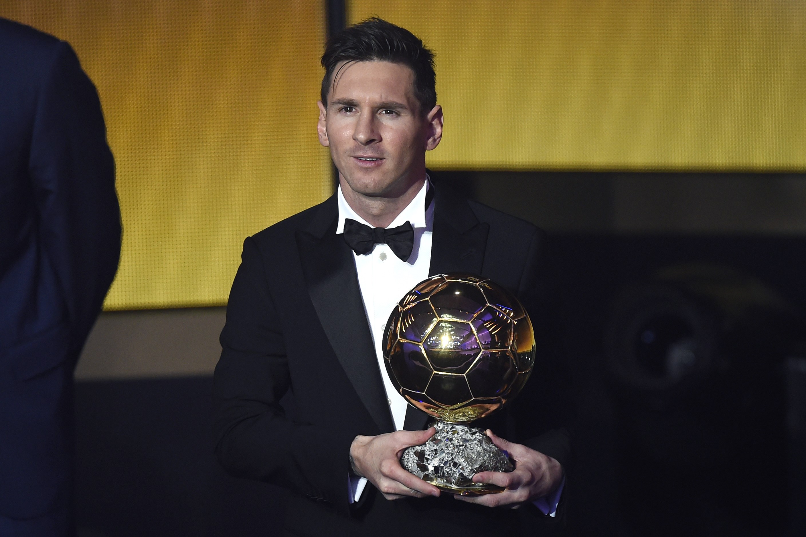 Ballon D Or 2019 Laureat Pour La Sixieme Fois Messi Devance Van Dijk Et Ronaldo