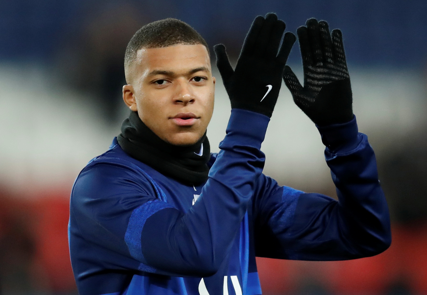 PSG : Leonardo promet de « tout essayer » pour prolonger Mbappé mais nie l'existence  d'une offre à 100 millions