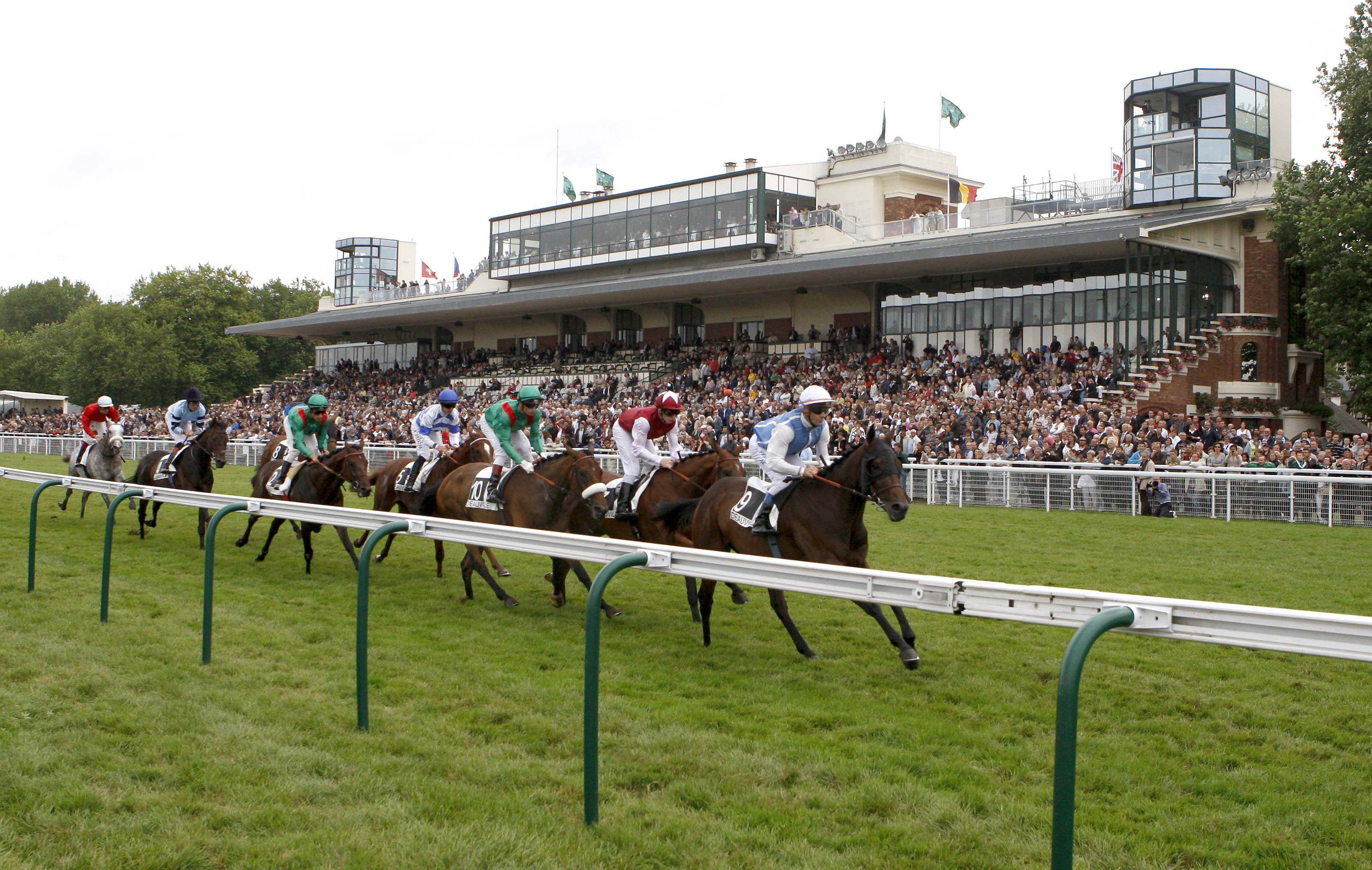 Les-stations-balneaires-au-trot-et-au-galop.jpg