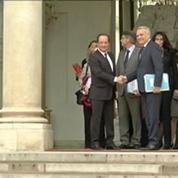 Ecoutes de Sarkozy: Hollande a-t-il raison de garder le silence?
