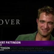Zapping de Cannes – Robert Pattinson tourne « beaucoup de scènes de sexe », Nabilla fait un selfie sur le tapis rouge