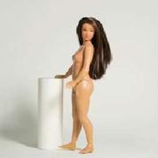Lammily : une Barbie «réaliste» avec de l'acné et de la cellulite mise en vente