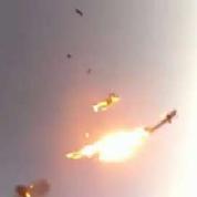 Un avion de parachutistes percuté de plein fouet par un autre avion