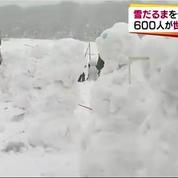 Japon : 1 585 bonhommes de neige fabriqués en une heure