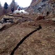 Savoie: d'énormes rochers bloquent la route des Ménuires et de Val Thorens