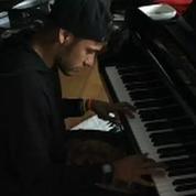 Neymar se met au piano